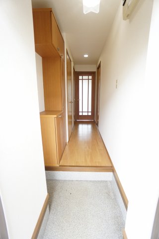 玄関　※同物件、同タイプ、間取り反転のお部屋です