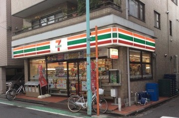 コンビニ　セブンイレブン京王笹塚駅店（コンビニ）まで50m