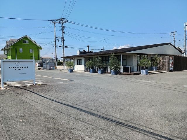 飲食店　どんぐりの樹（飲食店）まで300m