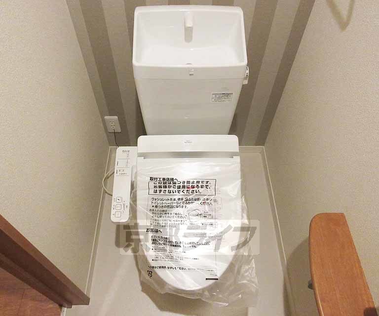 トイレ　ウォシュレット付きのトイレです。