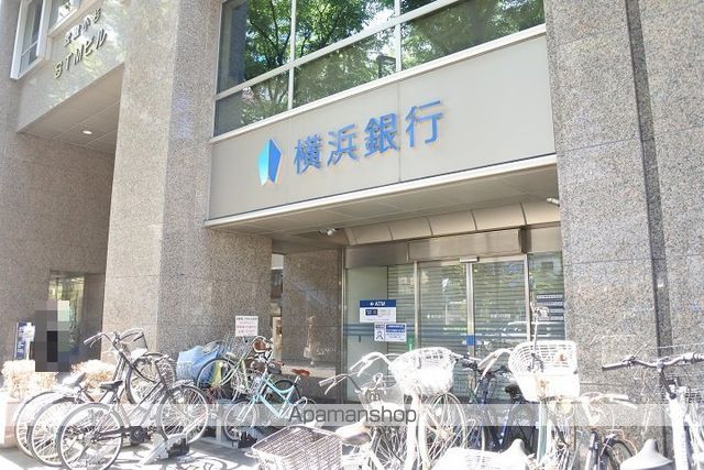 銀行　横浜銀行（銀行）まで162m