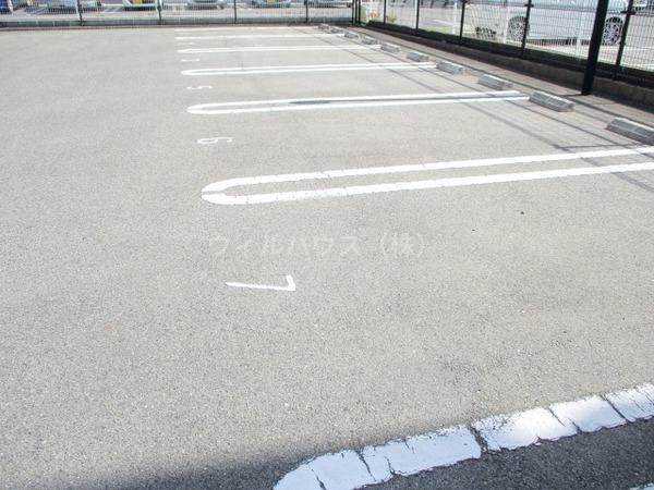 駐車場　駐車場！