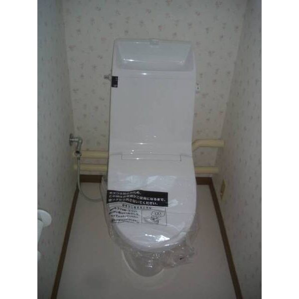 曙7条2丁目8-12のトイレ写真