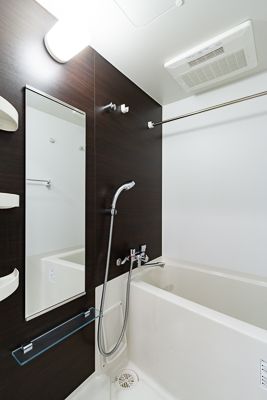 バス・シャワールーム　お風呂で日々の疲れを落としましょう