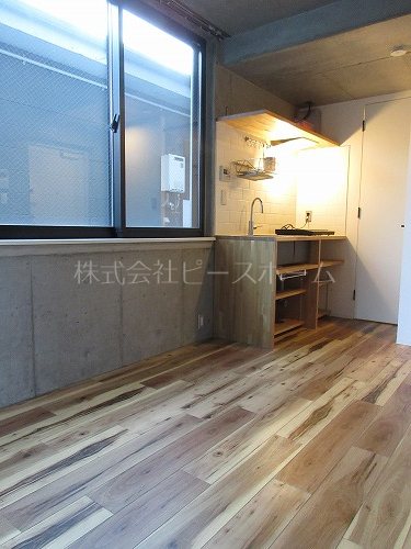 居室・リビング　別号室参考写真