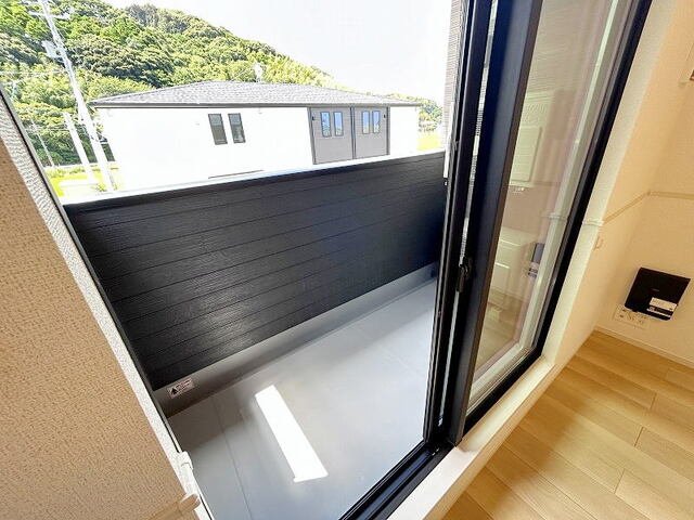 バルコニー　落ち着いた時間を過ごせるバルコニーです