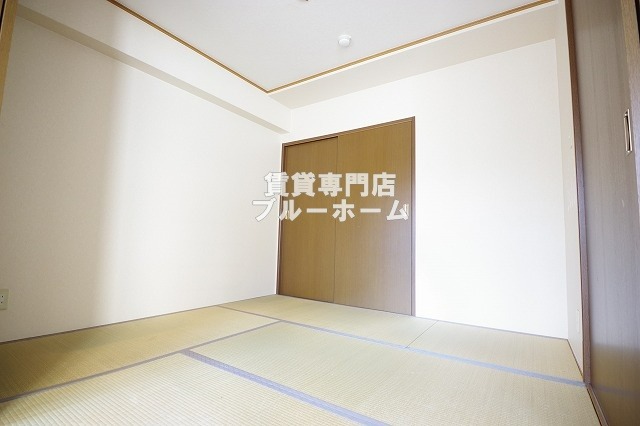 その他　リビング横4.5帖の和室！