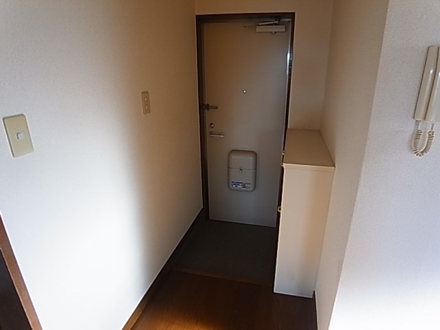 玄関　別部屋写真