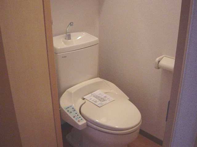 トイレ　シャワー付トイレ