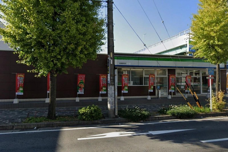 コンビニ　ファミリーマート 岩塚駅前店（コンビニ）まで266m