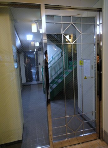 エントランス　入口部分