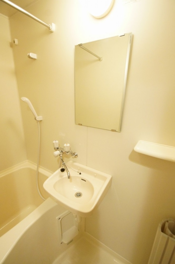 バス・シャワールーム　バス・トイレ別です