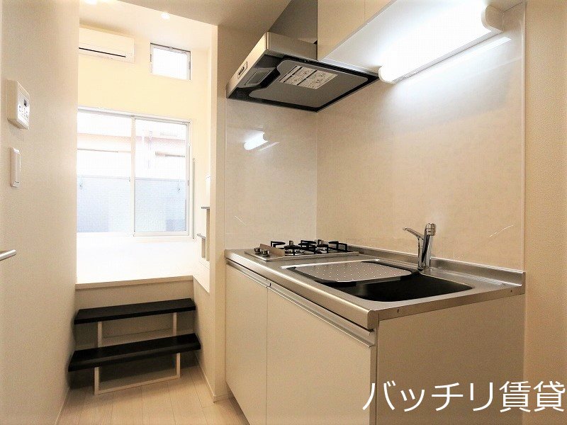キッチン　別号室タイプの為、現状を優先いたします