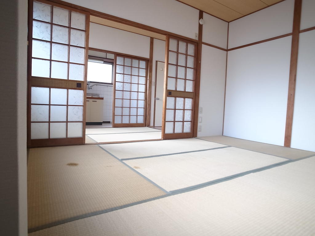 神若荘の居間写真