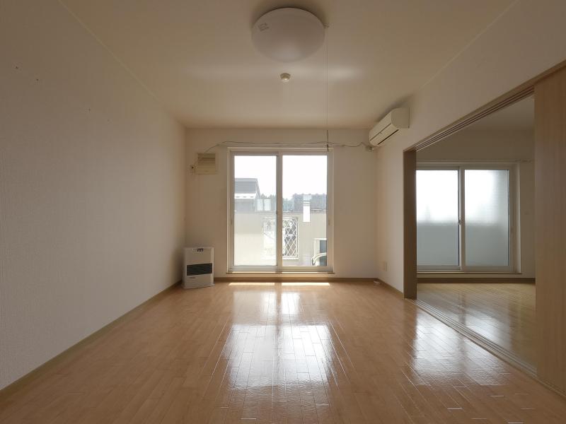 居室・リビング　同タイプ室内写真となります。