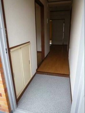 玄関　玄関はこんな様子