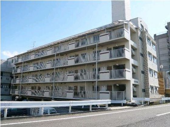 広島市中区舟入南のマンションの建物外観