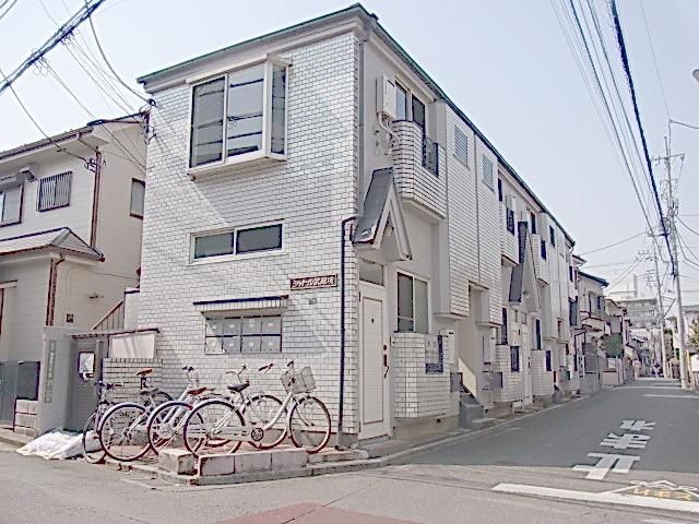 武蔵野市境南町のアパートの建物外観