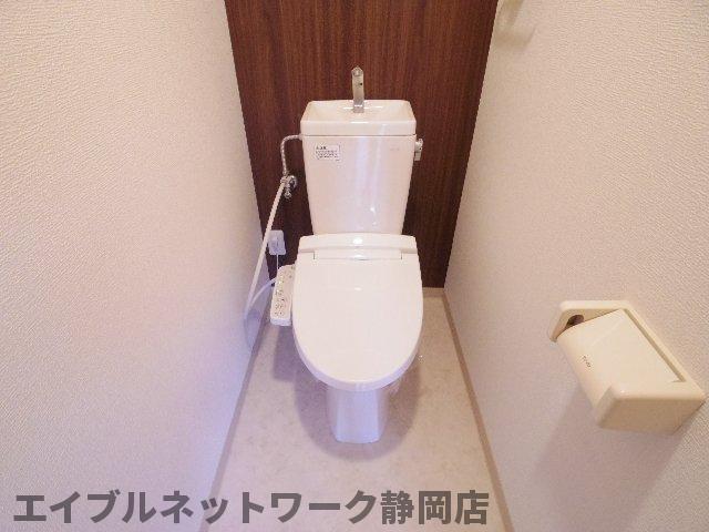 ＪＲ東海道本線 安倍川駅 徒歩24分 4階建 築23年のトイレ写真