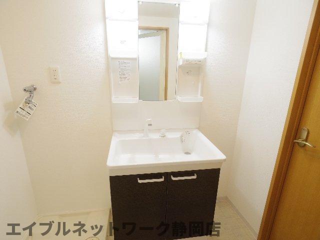 ＪＲ東海道本線 安倍川駅 徒歩24分 4階建 築23年の内装写真