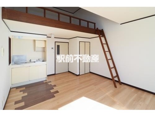 サザン小戸の居間写真