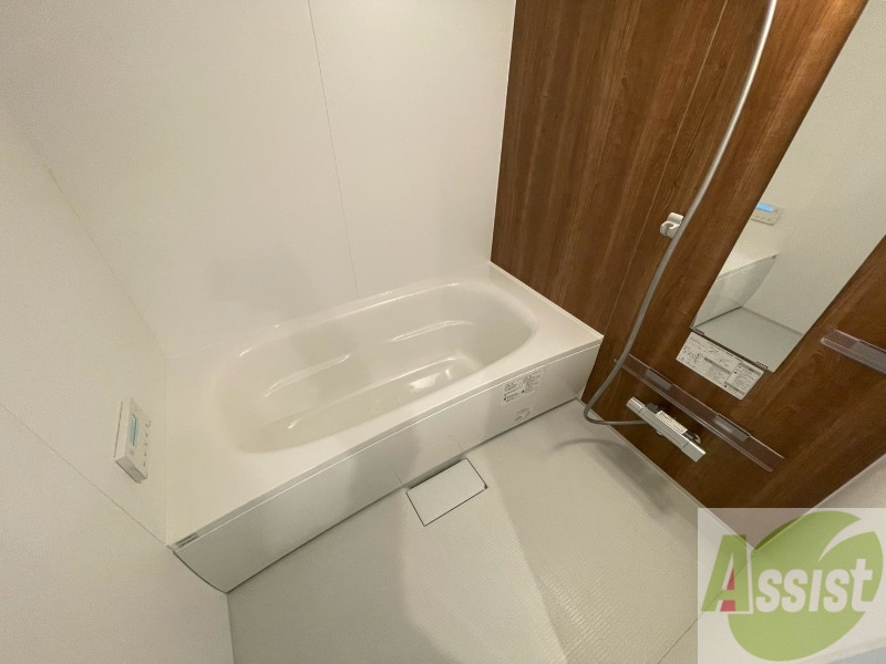 バス・シャワールーム　お風呂になります。一日の疲れを癒してくださいね。