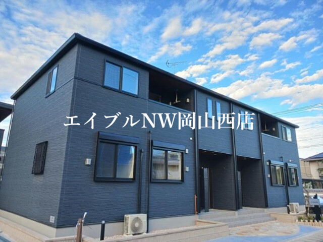 岡山市北区田中のアパートの建物外観