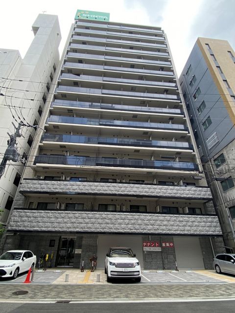 大阪市西区南堀江のマンションの建物外観