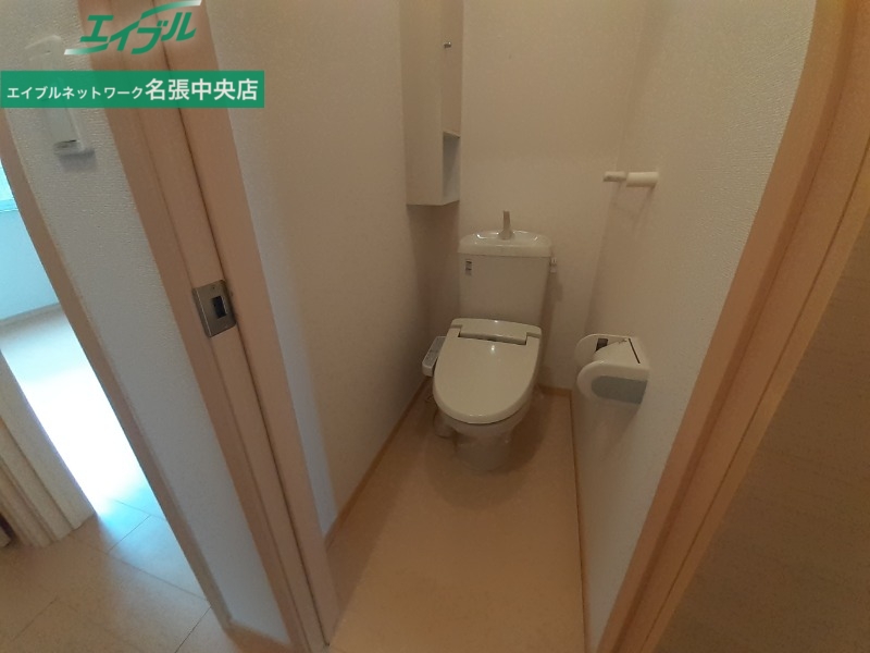 トイレ　同型参考写真