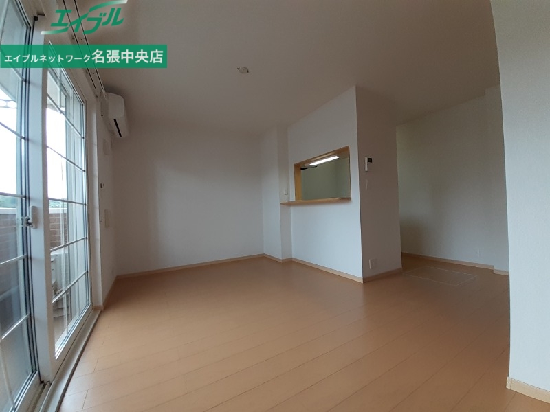 居室・リビング　同型参考写真