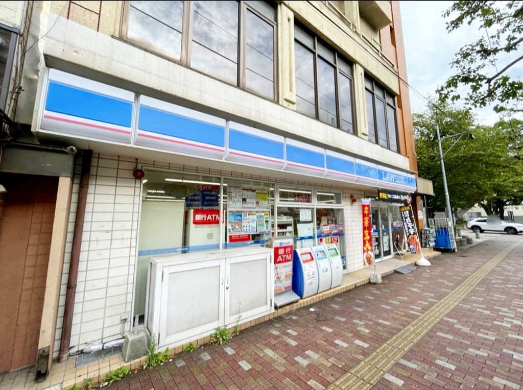 コンビニ　ローソン長崎大学前店（コンビニ）まで120m