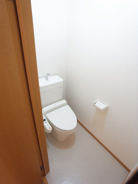 トイレ　※別部屋(反転タイプ)の写真です