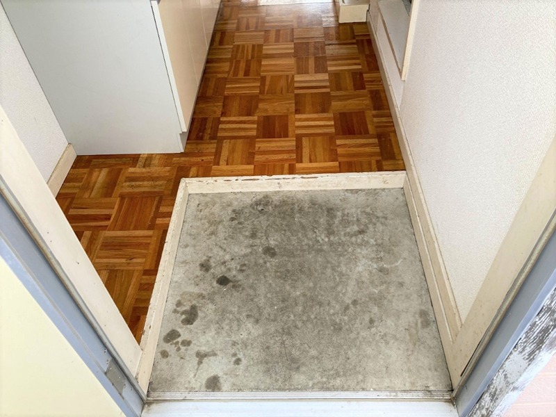 玄関　反転別部屋参考写真