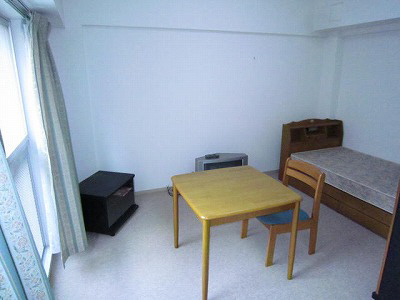 居室・リビング　同マンション別部屋の写真です