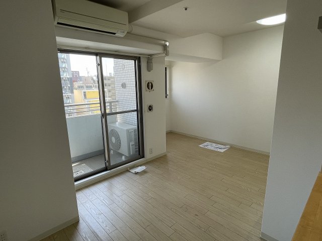 その他部屋・スペース　落ち着いた色調の寝室です