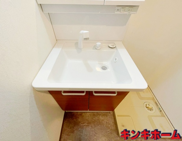 洗面設備　写真は別のお部屋です。（同タイプ）