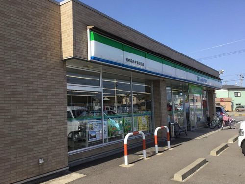 コンビニ　ファミリーマート森田中学校前店（コンビニ）まで230m