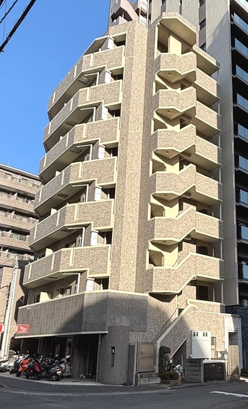 建物外観　外観はタイル貼り