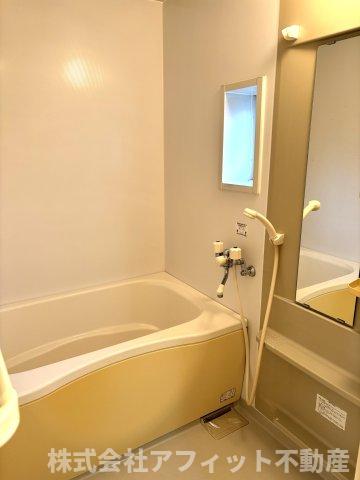 バス・シャワールーム　追い焚き機能付き