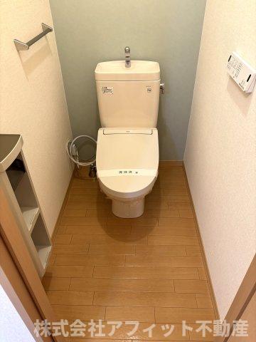 トイレ　温水洗浄暖房便座