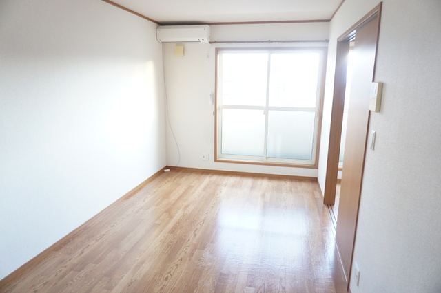 居室・リビング　南東向きのＬＤＫ９帖