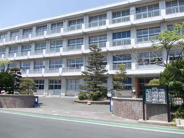 中学校　磐田第一中学校（中学校）まで650m