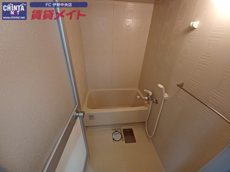 バス・シャワールーム　同型別室のお写真です。