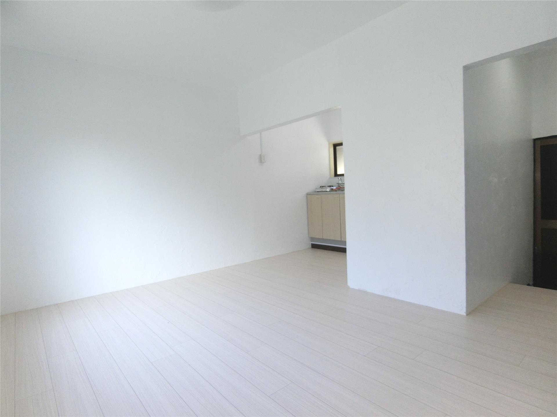 その他部屋・スペース　お手入れのしやすいフローリング仕様です♪