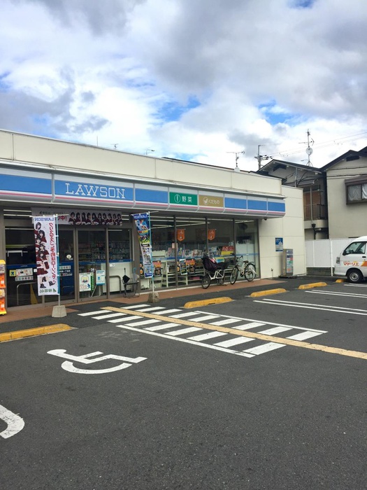 コンビニ　ローソン東大阪寺前町1丁目店（コンビニ）まで367m