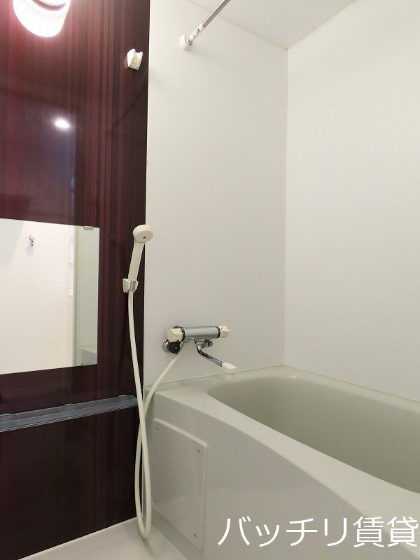 バス・シャワールーム　同型タイプの為、現状を優先いたします。
