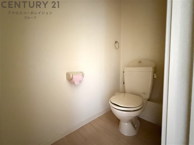 トイレ　広い空間のトイレです☆