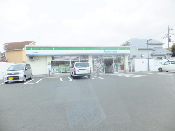 コンビニ　ファミリーマート上麻生六丁目店（コンビニ）まで461m
