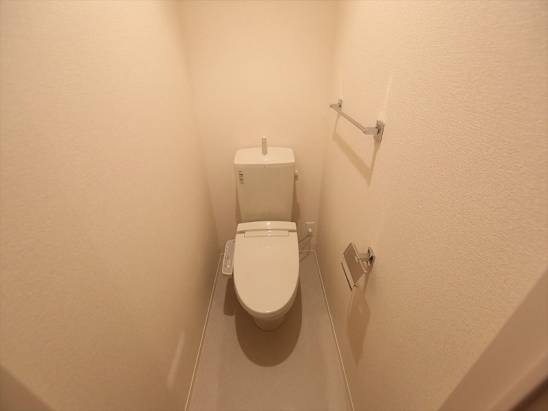 トイレ　温水洗浄暖房便座付トイレ