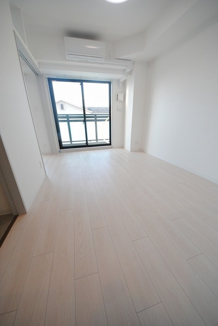 居室・リビング　写真は５０１号室